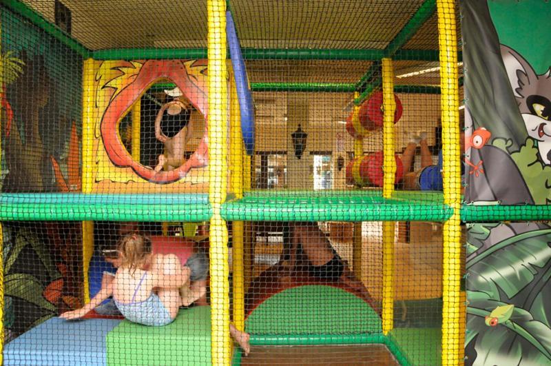 Vakantiepark Wilhelm Tell Superieur Chalet Opglabbeek Ngoại thất bức ảnh
