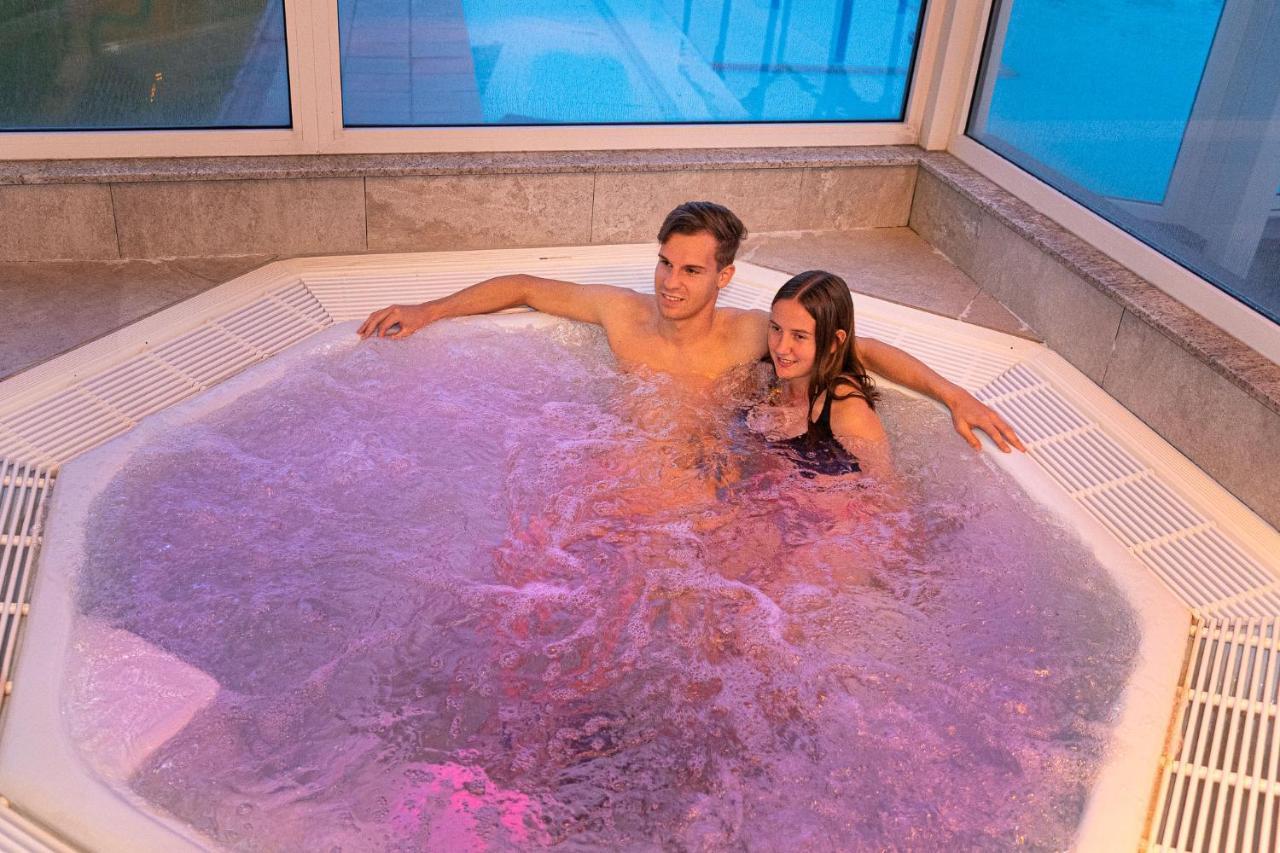 Vakantiepark Wilhelm Tell Superieur Chalet Opglabbeek Ngoại thất bức ảnh