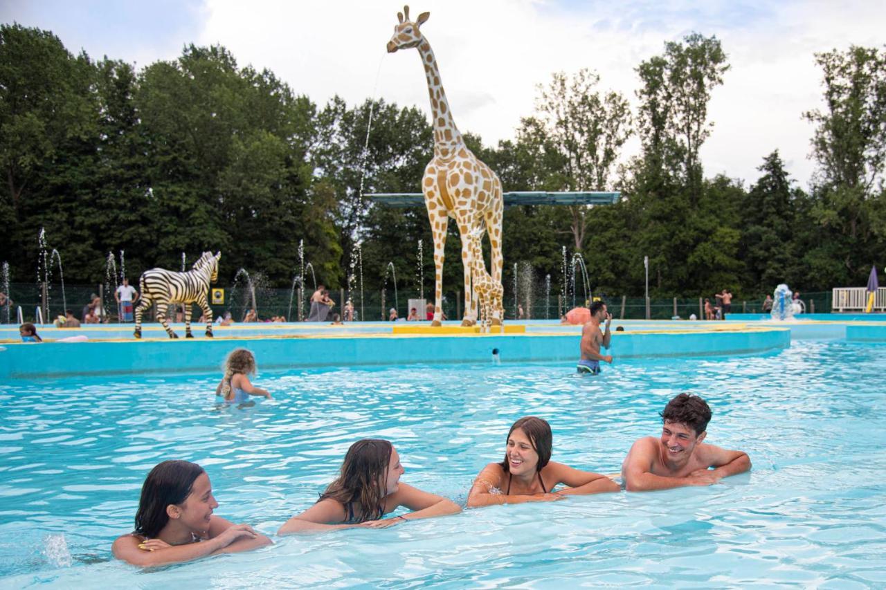 Vakantiepark Wilhelm Tell Superieur Chalet Opglabbeek Ngoại thất bức ảnh